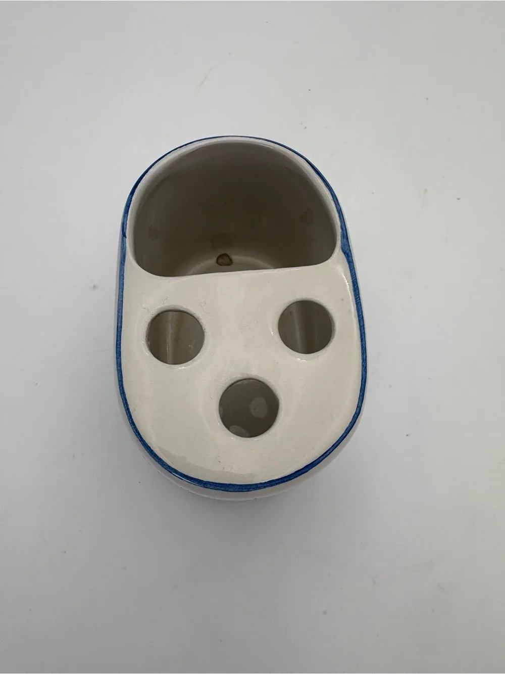 Hand-Painted Ceramic Toothbrush Holder with Heart and Floral Motif - Blue & Pink